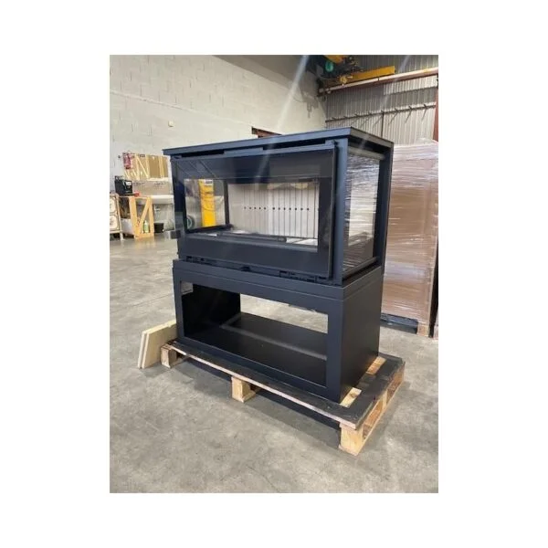 Poêle à bois raccordable 3 vitres avec bûcher – FIREMATIC Calgary – L 13.5 kW – Image 4